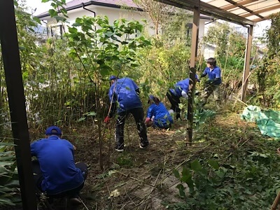 空き家のご実家の庭木手入れ草取り無償で行います。