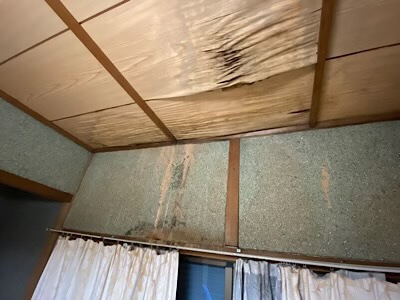 空き家のご実家の天井の雨もり被害
